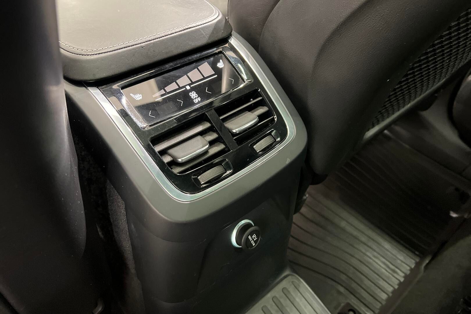 Volvo XC90 iso kuva 21