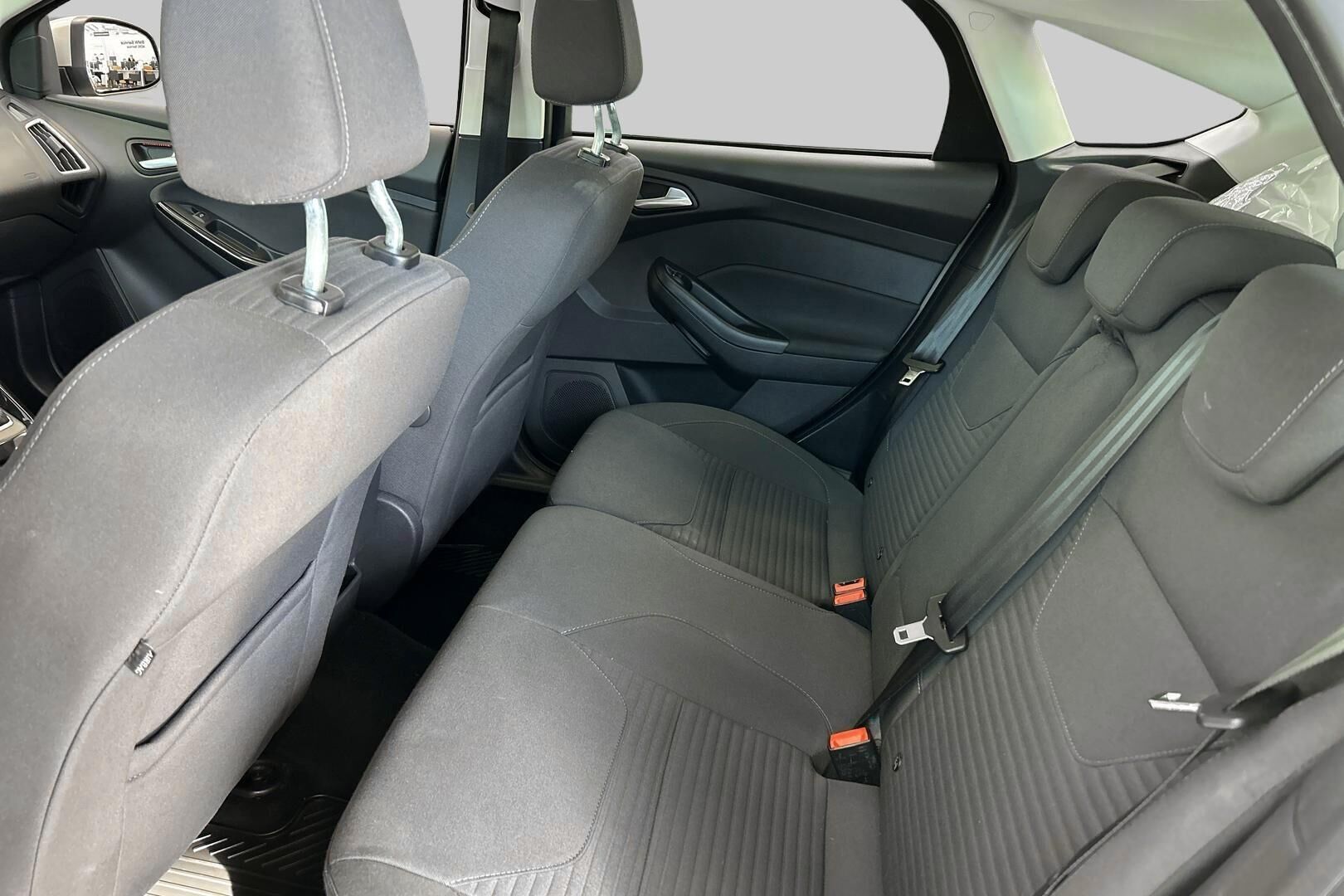 Ford Focus iso kuva 10