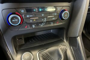 Ford Focus esikatselu 18