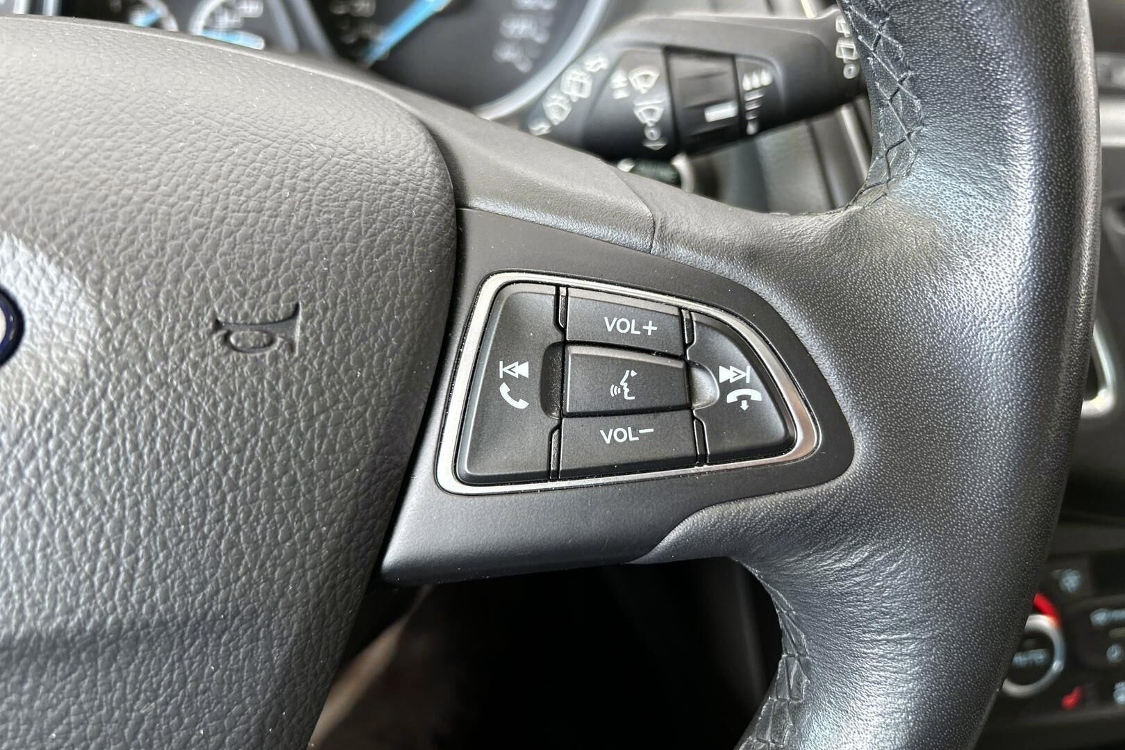 Ford Focus iso kuva 21