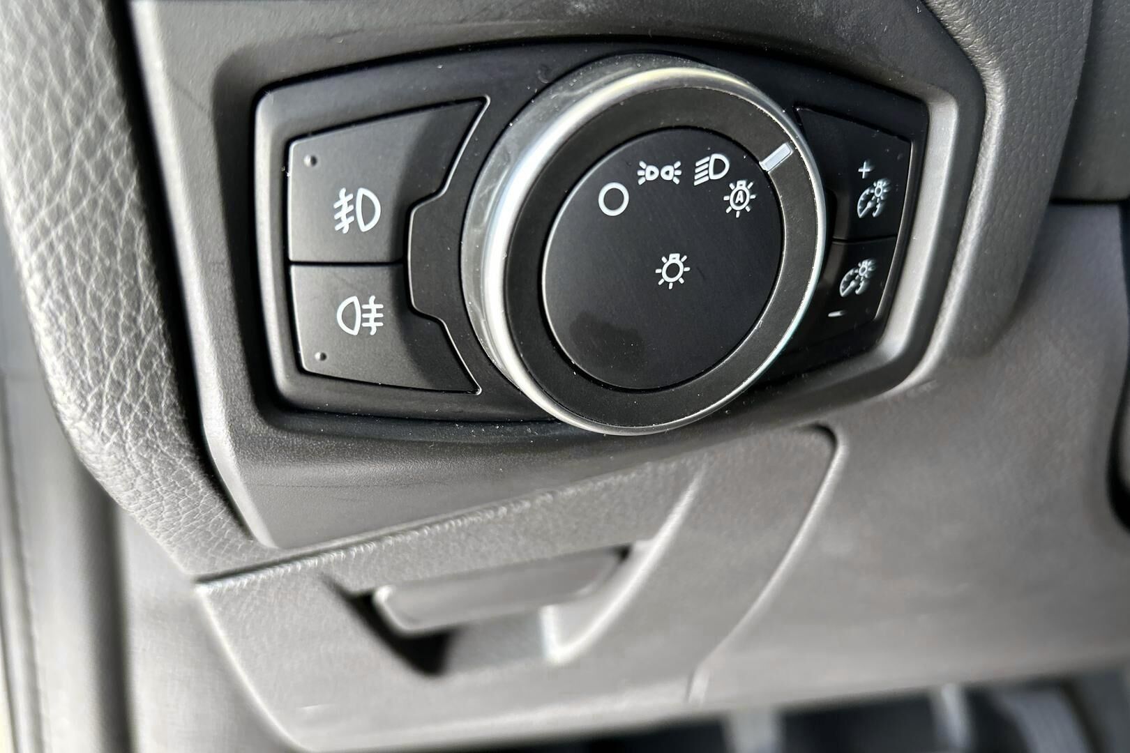 Ford Focus iso kuva 23