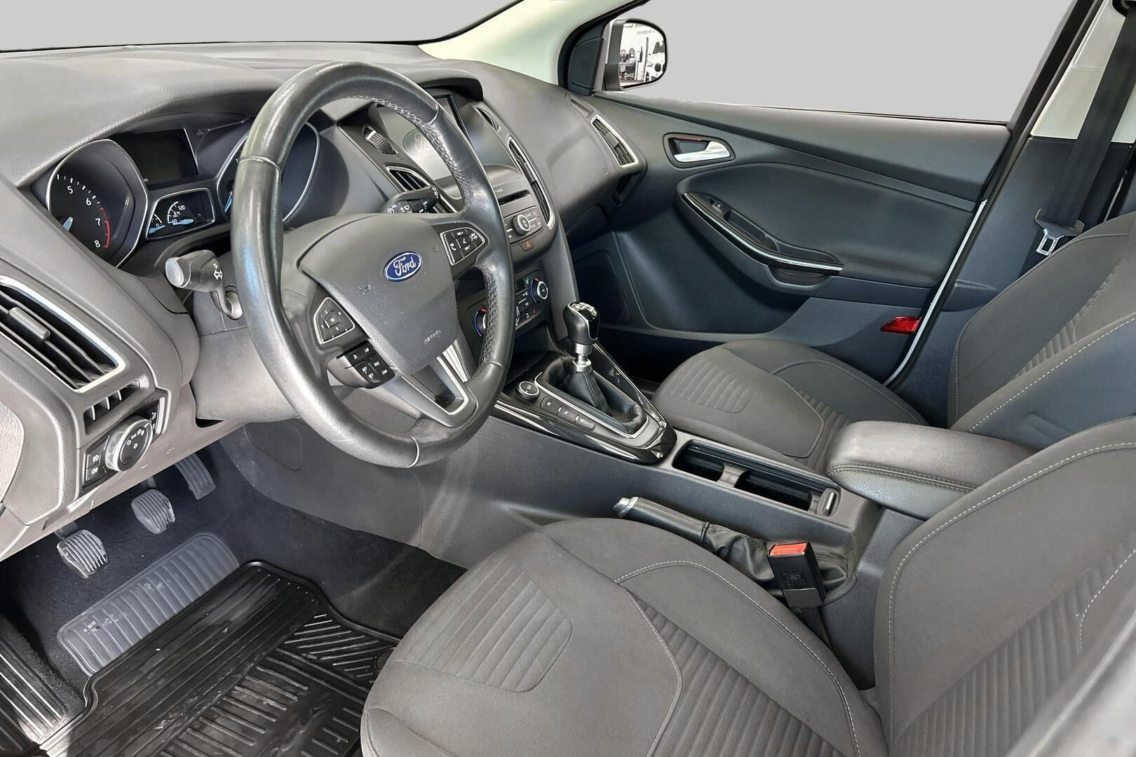 Ford Focus iso kuva 9