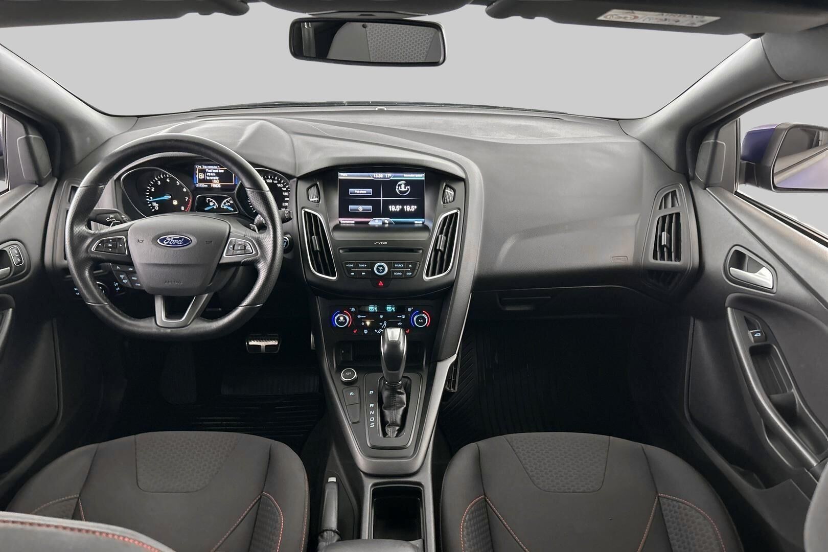 Ford Focus iso kuva 10