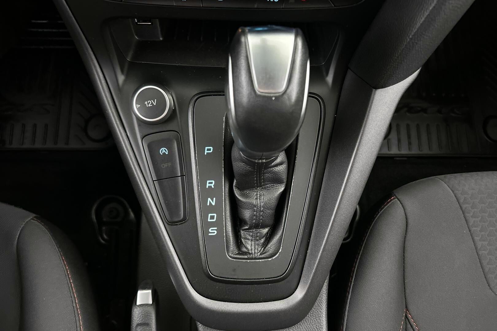 Ford Focus iso kuva 19