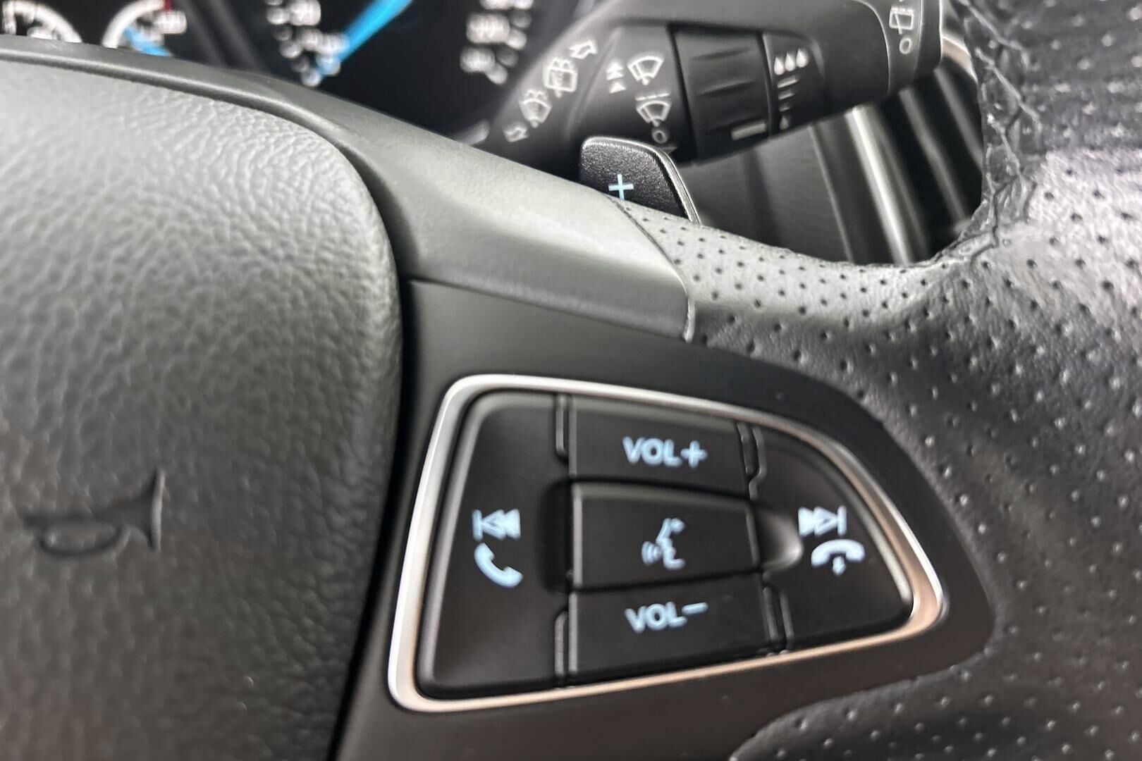 Ford Focus iso kuva 20