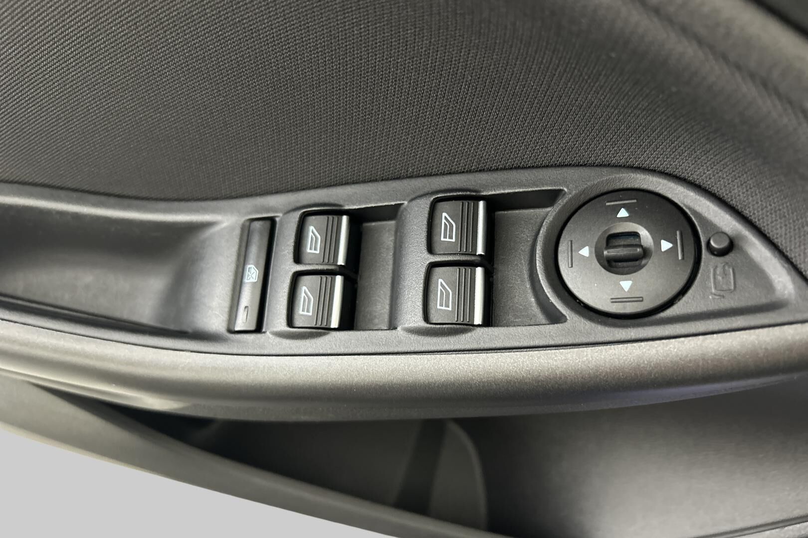 Ford Focus iso kuva 24