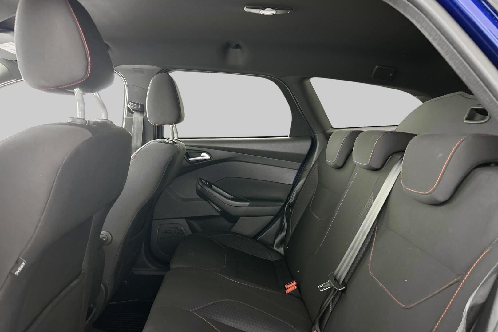 Ford Focus iso kuva 9
