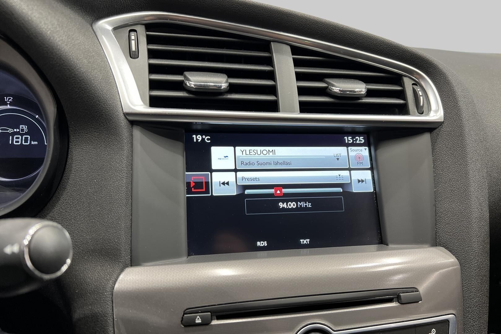 Citroen C4 iso kuva 13