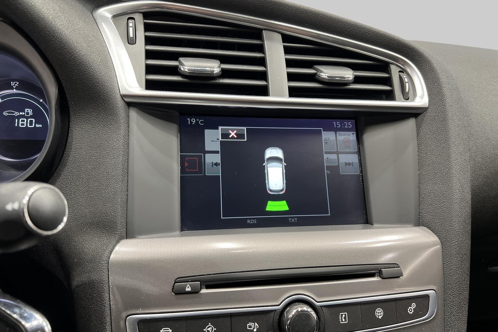 Citroen C4 iso kuva 14