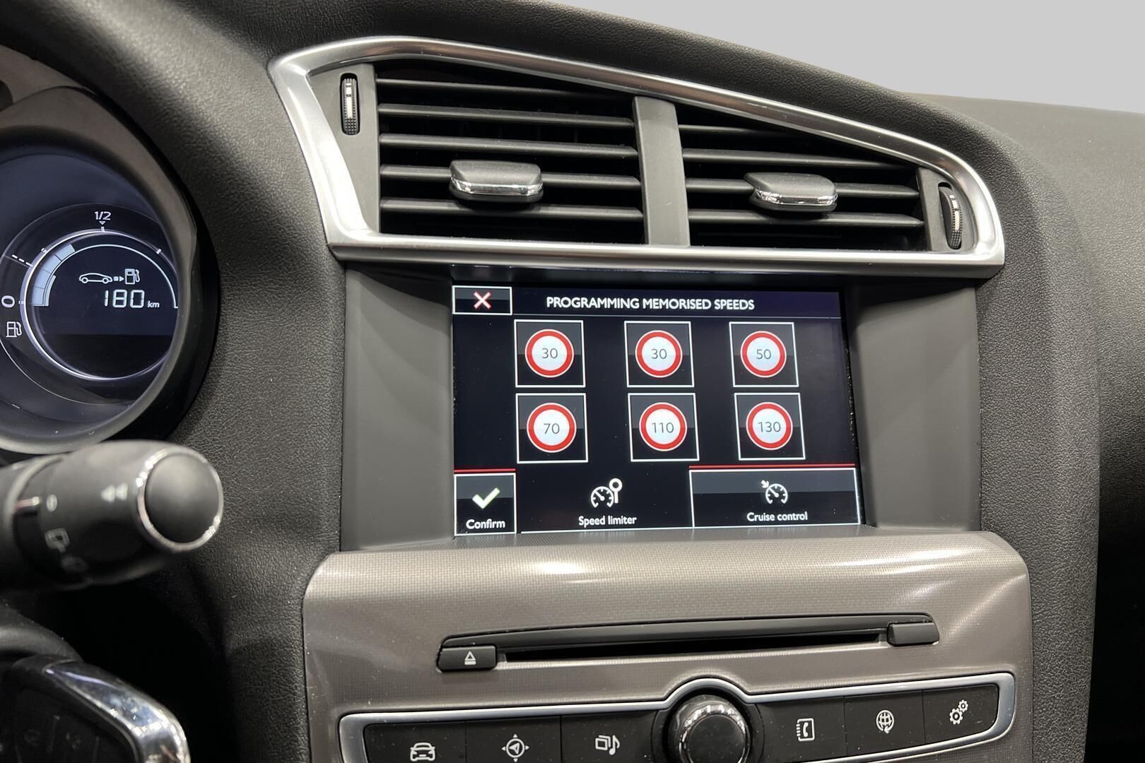 Citroen C4 iso kuva 18