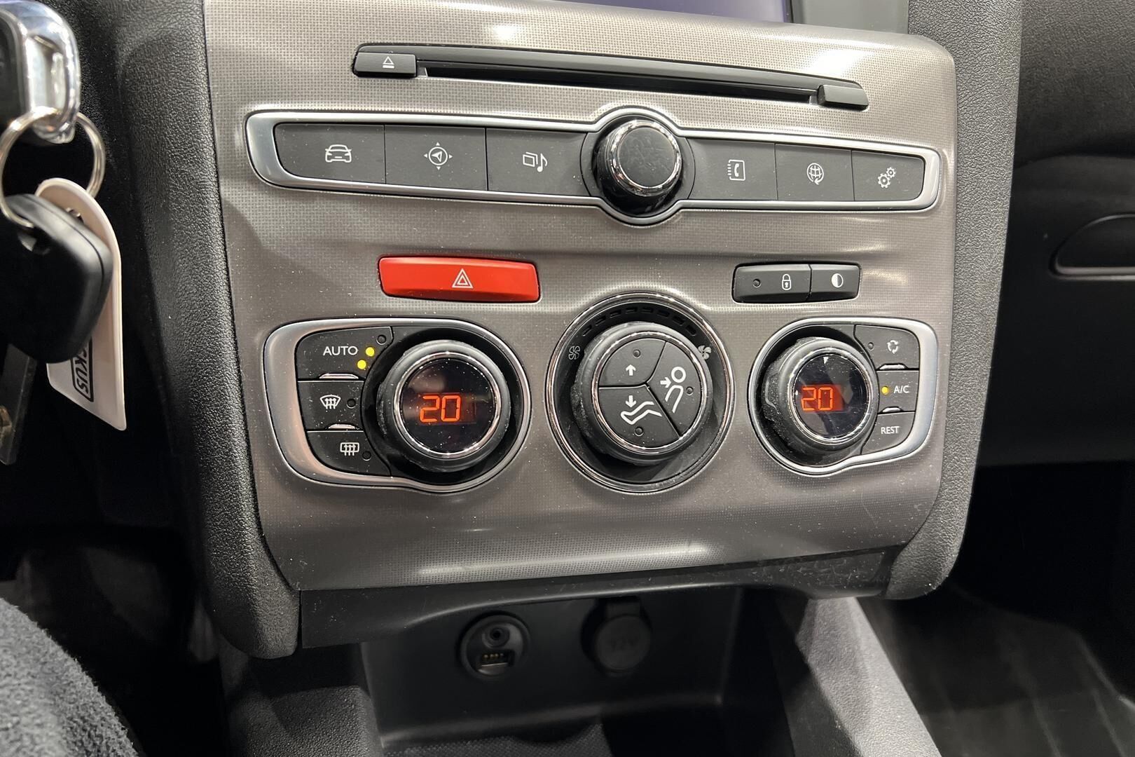 Citroen C4 iso kuva 20