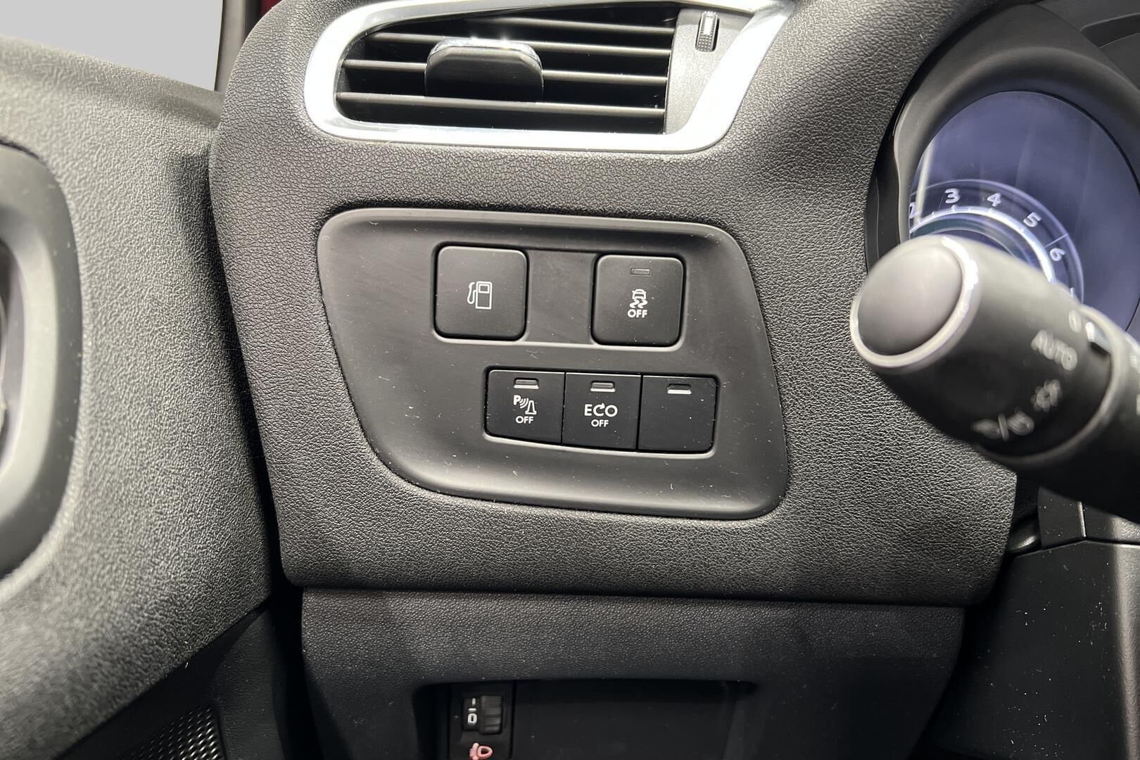 Citroen C4 iso kuva 35