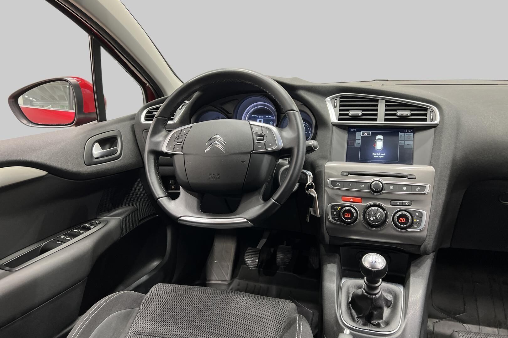 Citroen C4 iso kuva 26