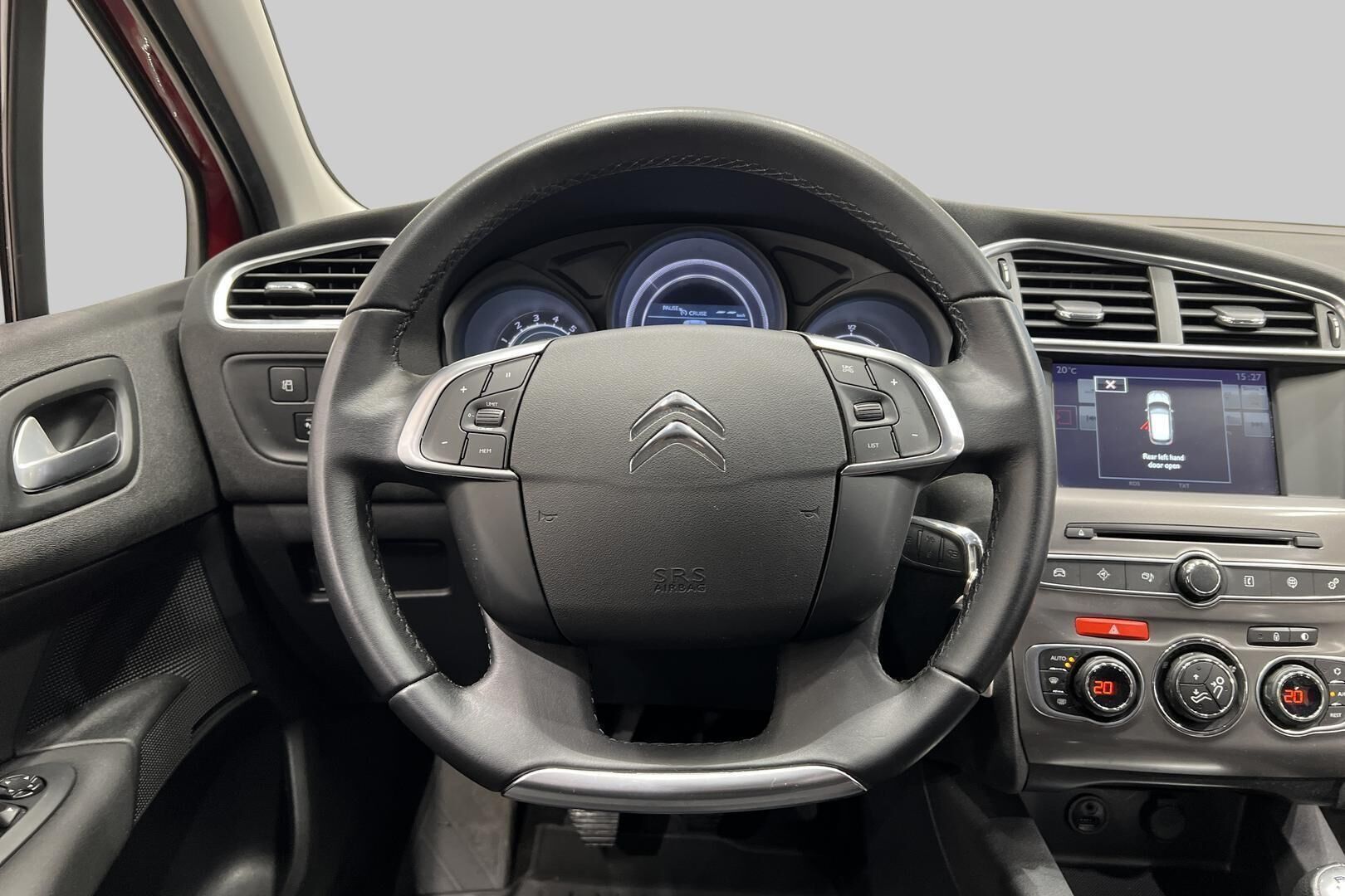 Citroen C4 iso kuva 27