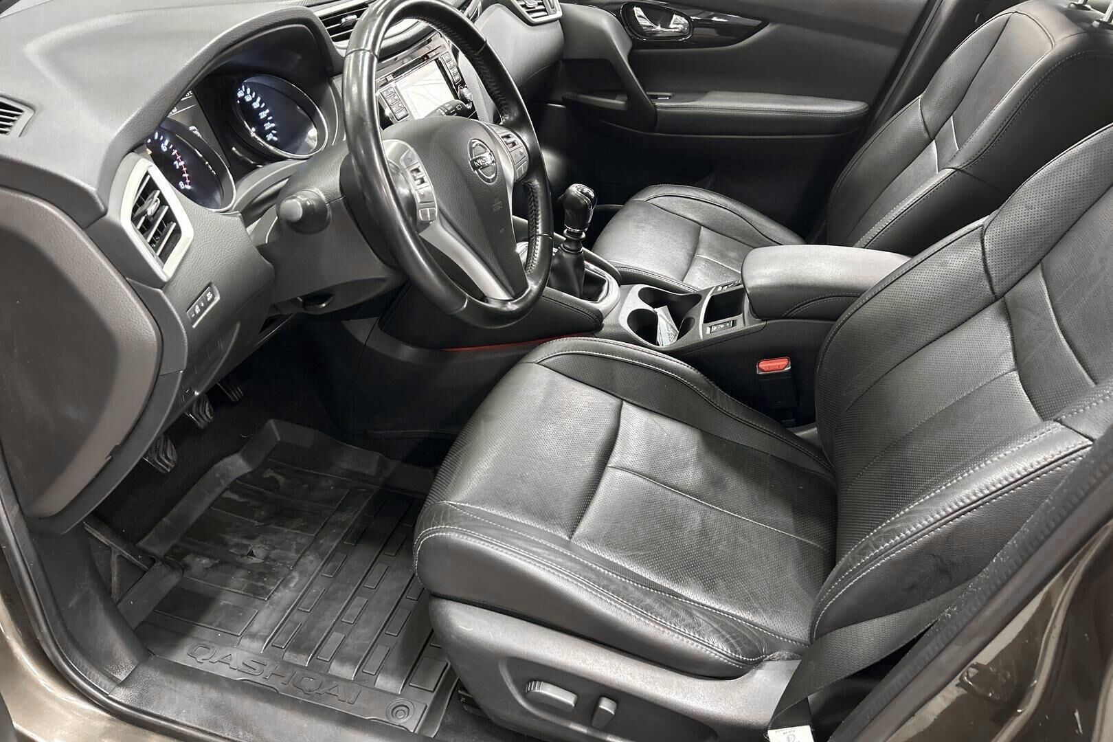 Nissan Qashqai iso kuva 9