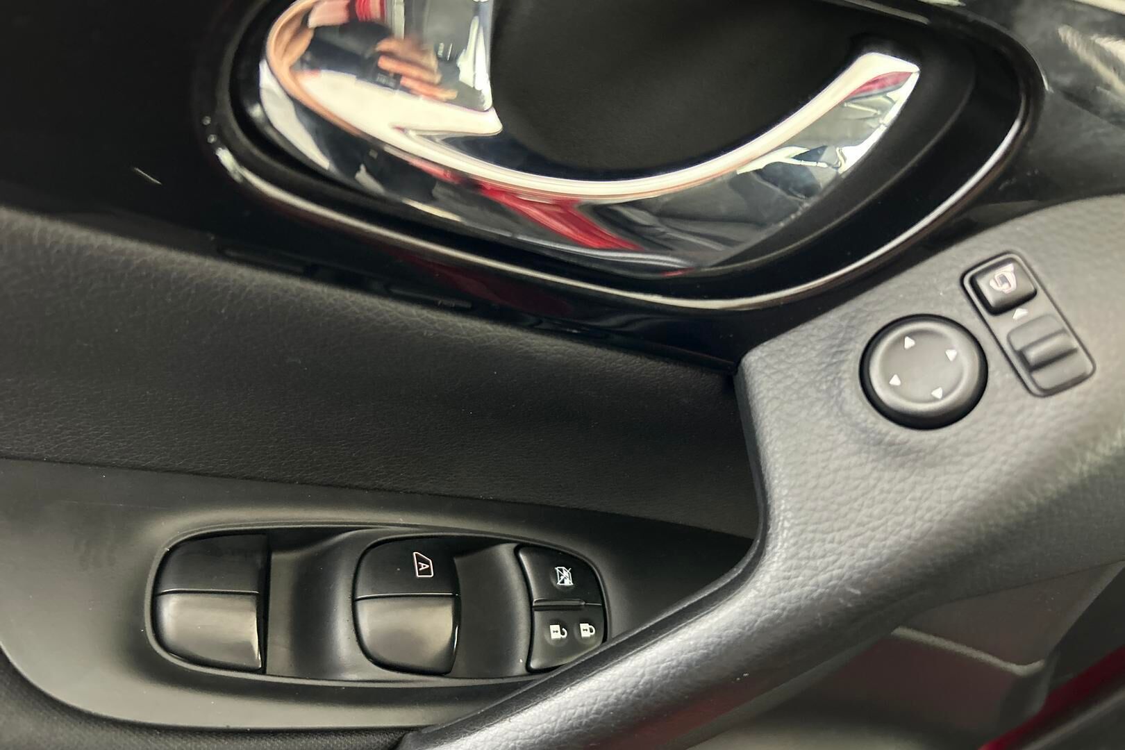 Nissan Qashqai iso kuva 14