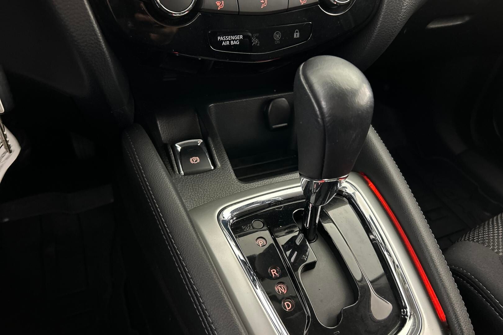 Nissan Qashqai iso kuva 17