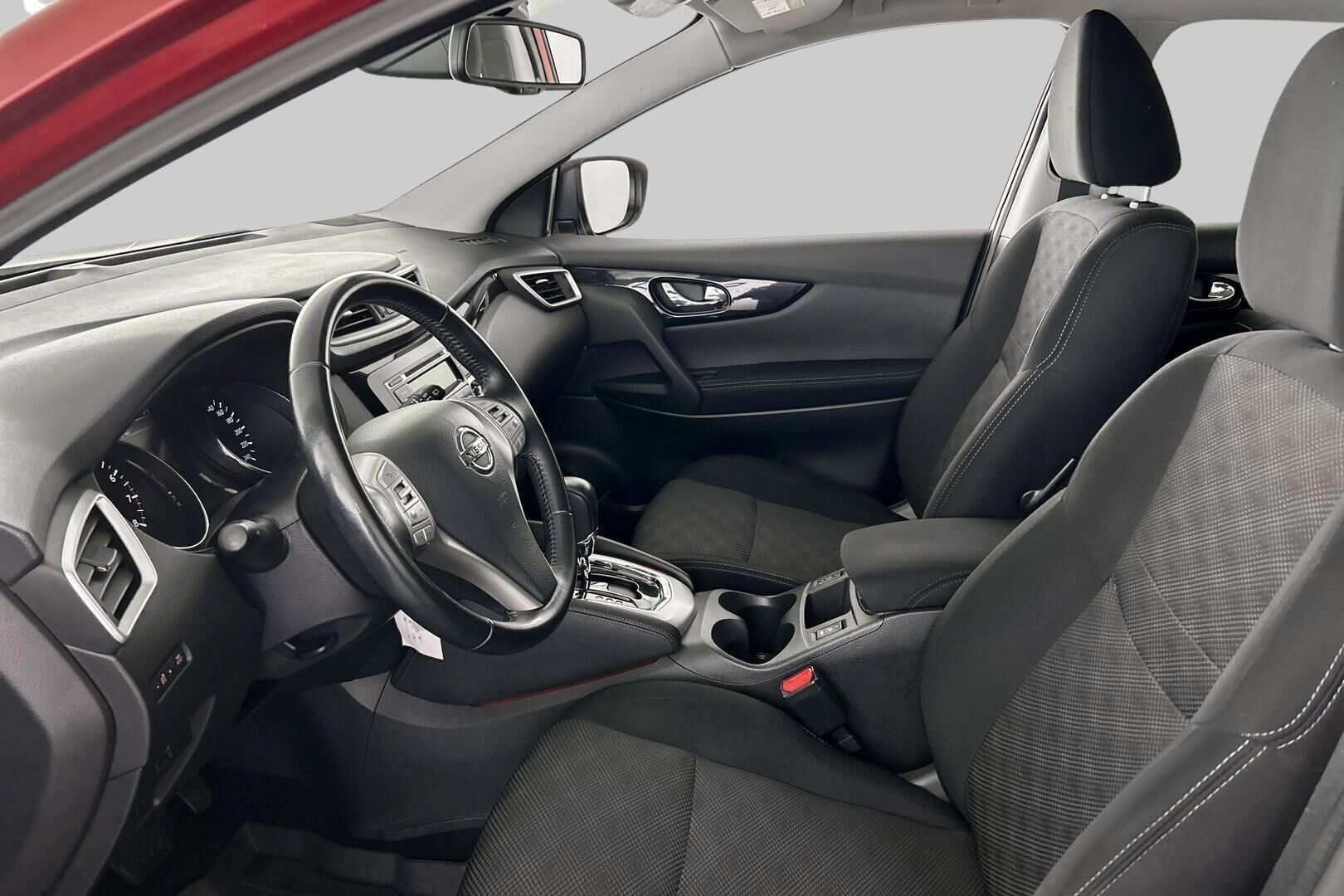 Nissan Qashqai iso kuva 9