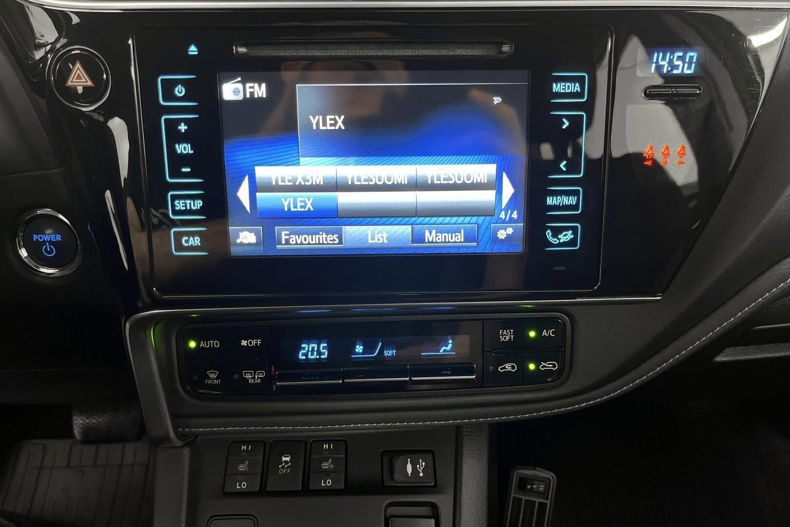 Toyota Auris iso kuva 17
