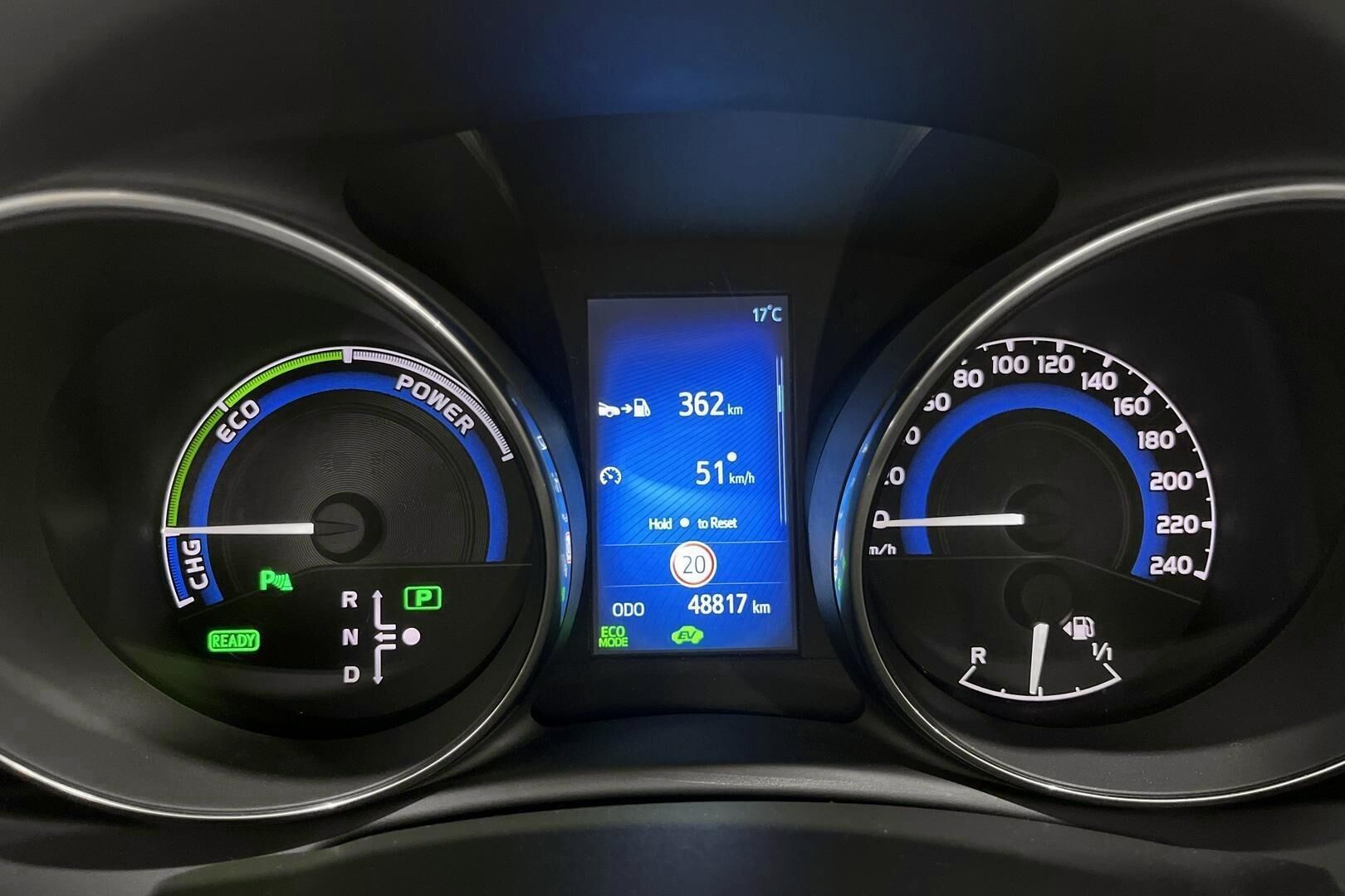 Toyota Auris iso kuva 18