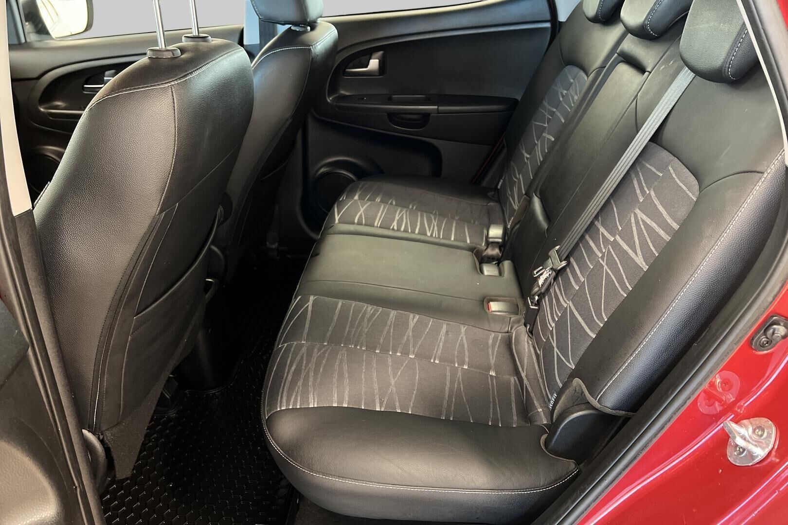Kia Venga iso kuva 10