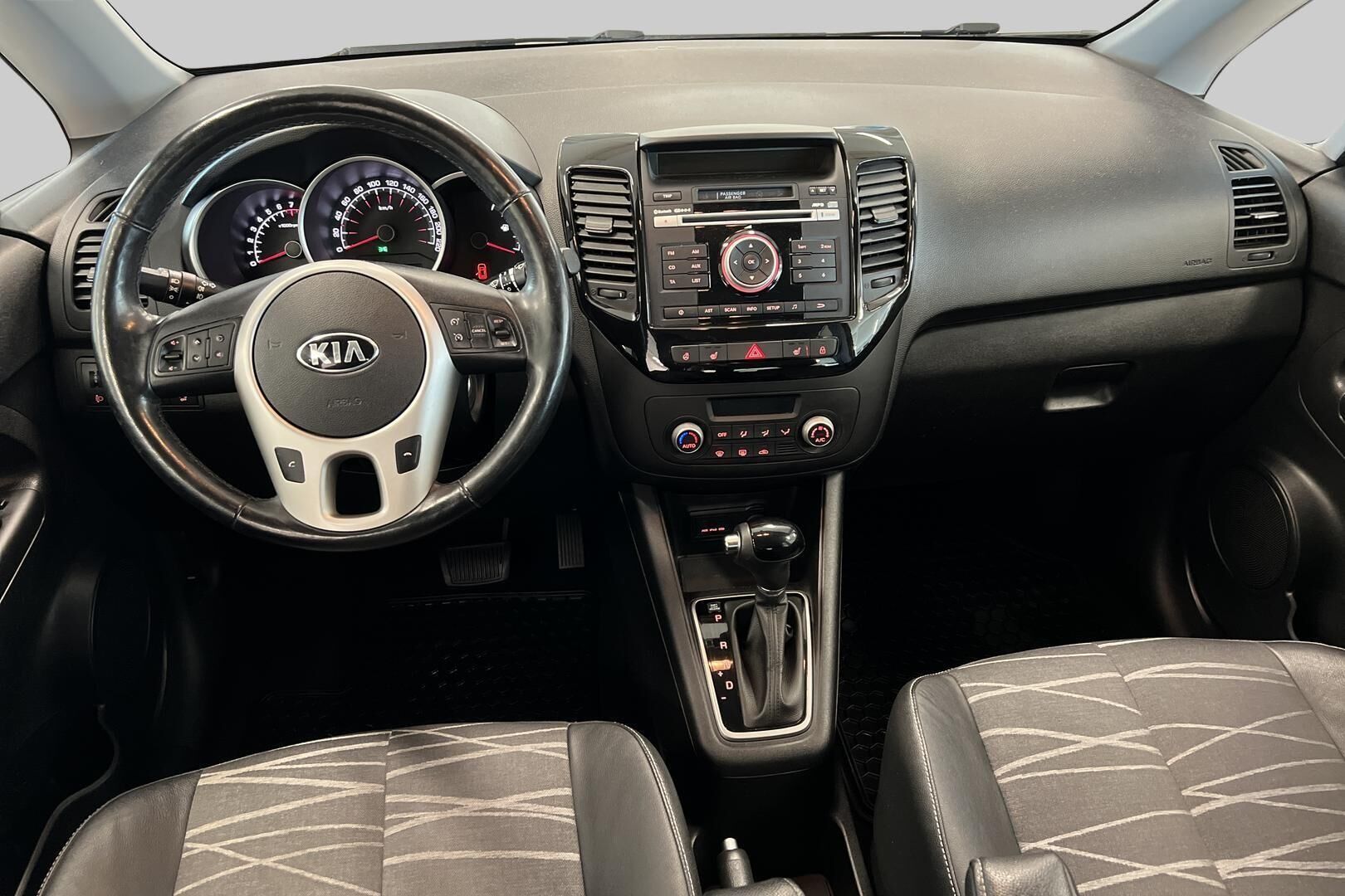 Kia Venga iso kuva 11