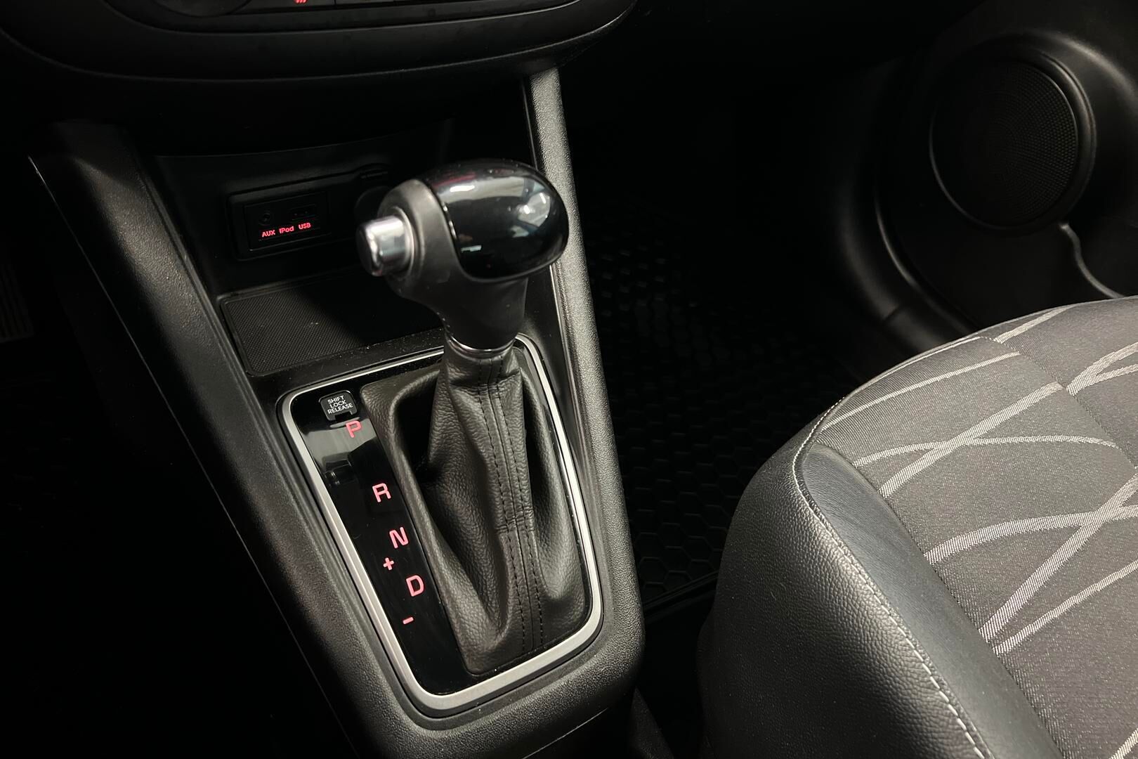 Kia Venga iso kuva 16