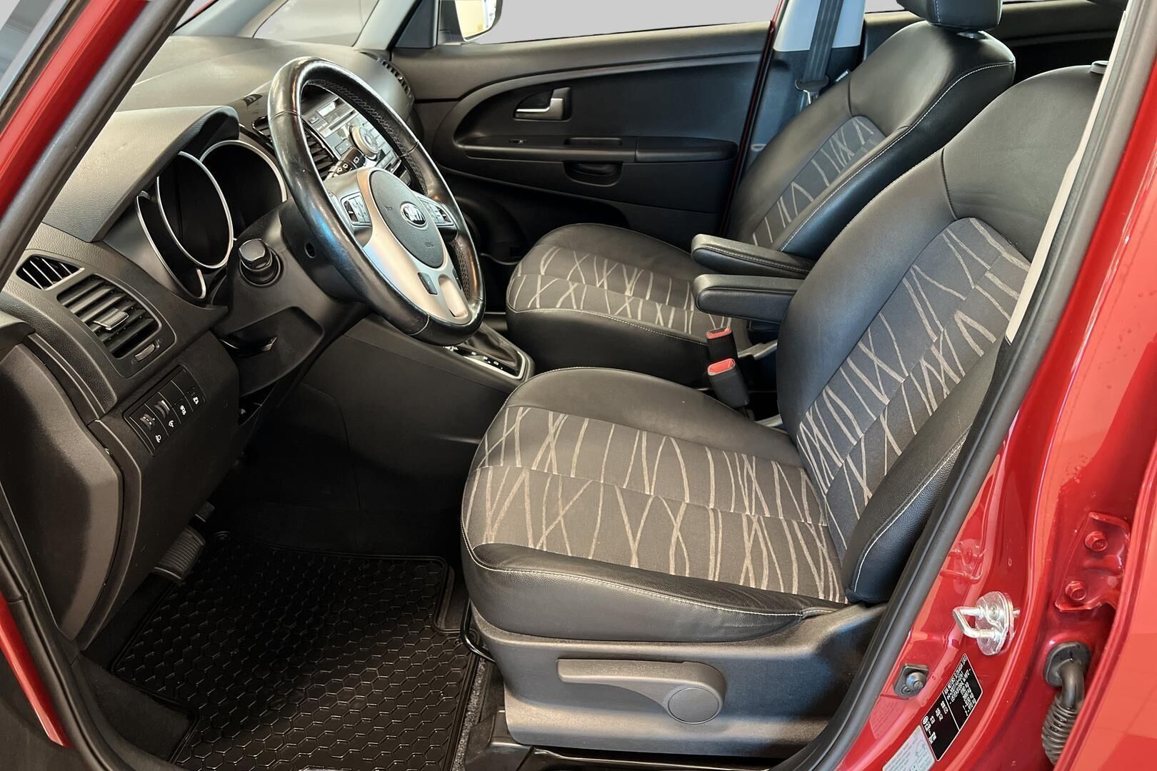 Kia Venga iso kuva 9