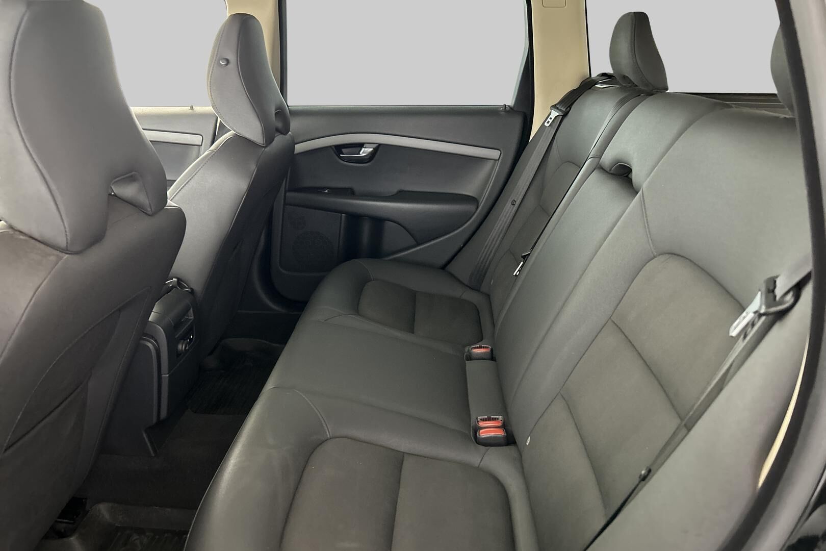 Volvo V70 iso kuva 10