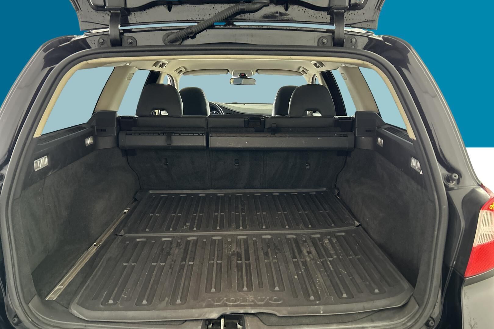 Volvo V70 iso kuva 11