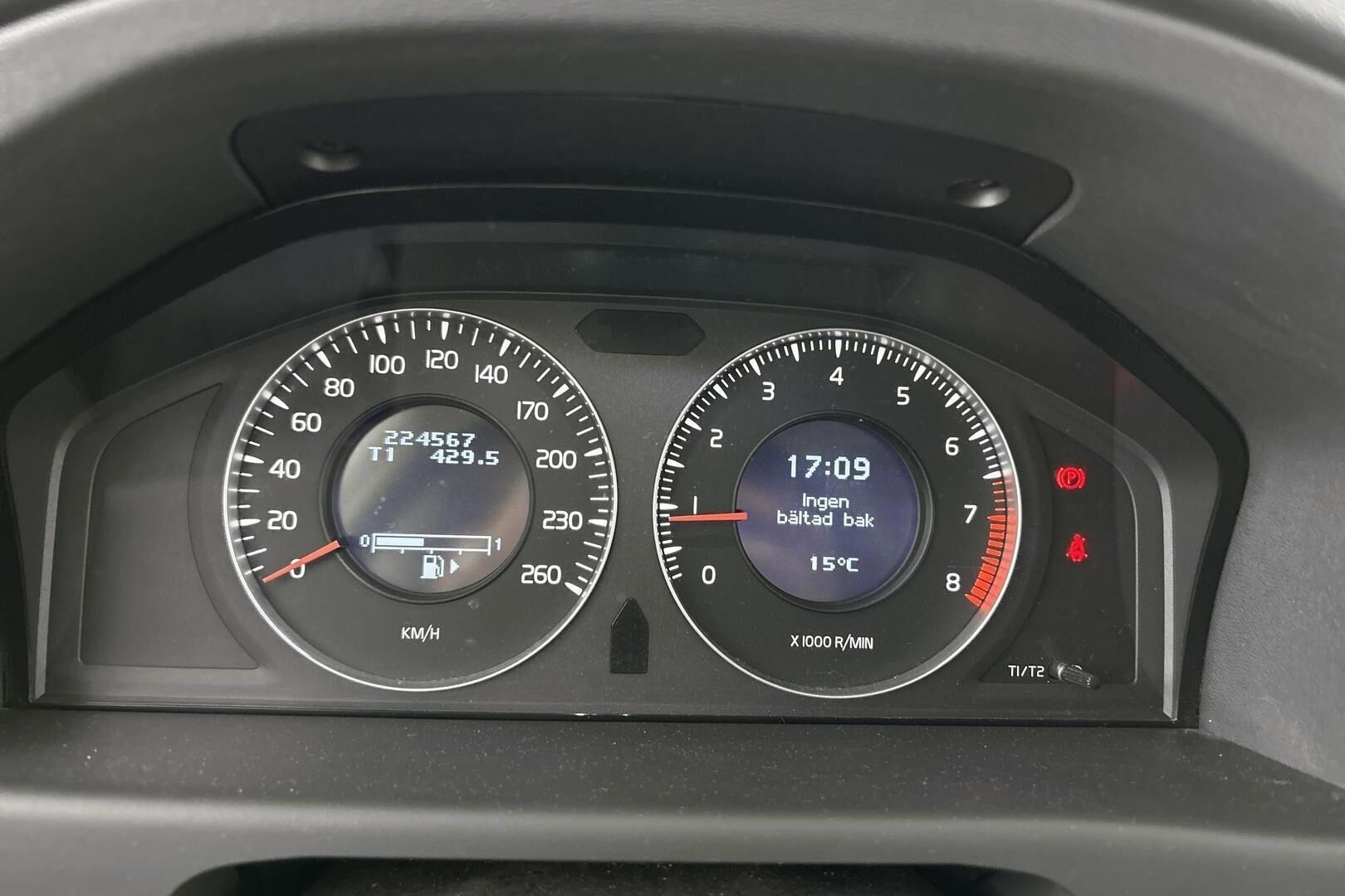 Volvo V70 iso kuva 12
