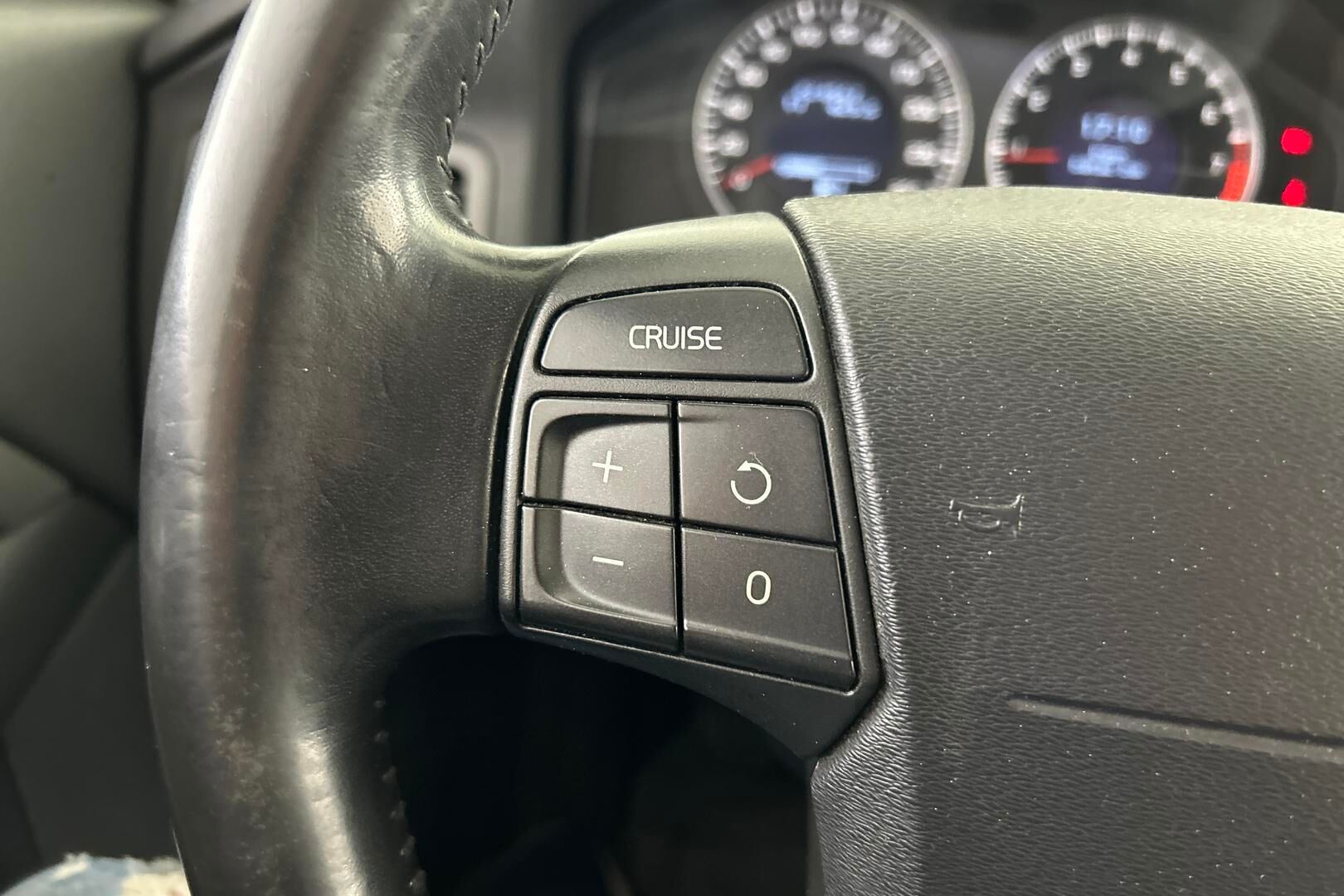 Volvo V70 iso kuva 13