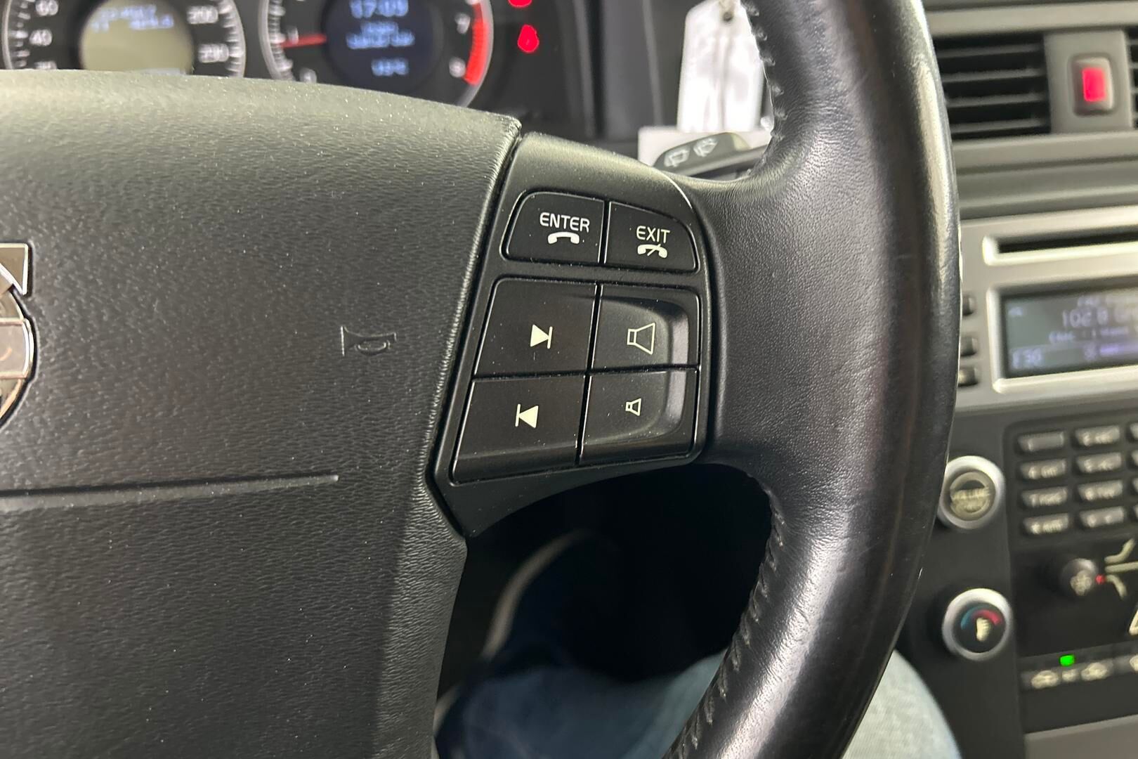 Volvo V70 iso kuva 14