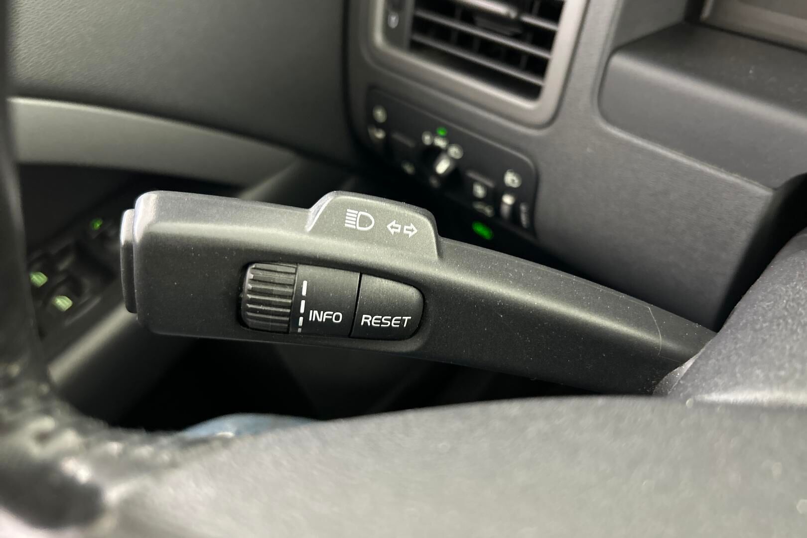 Volvo V70 iso kuva 15