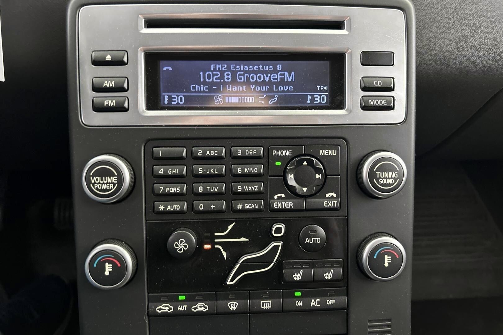 Volvo V70 iso kuva 19