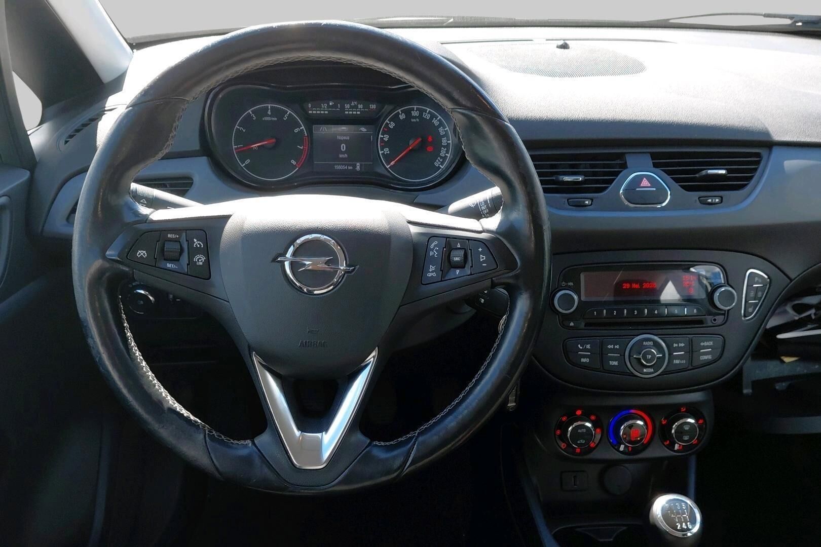 Opel Corsa iso kuva 2