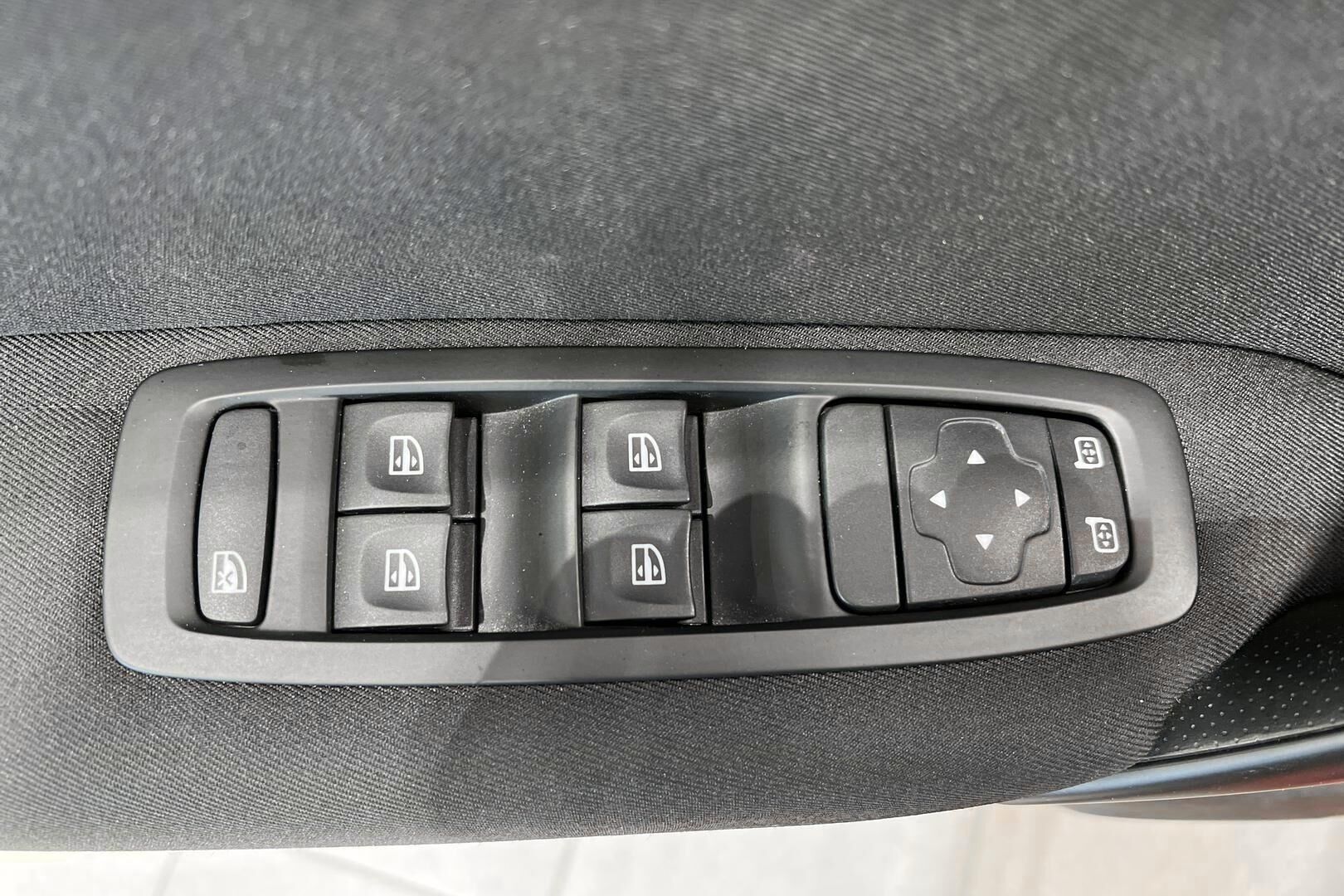 Renault Megane iso kuva 15