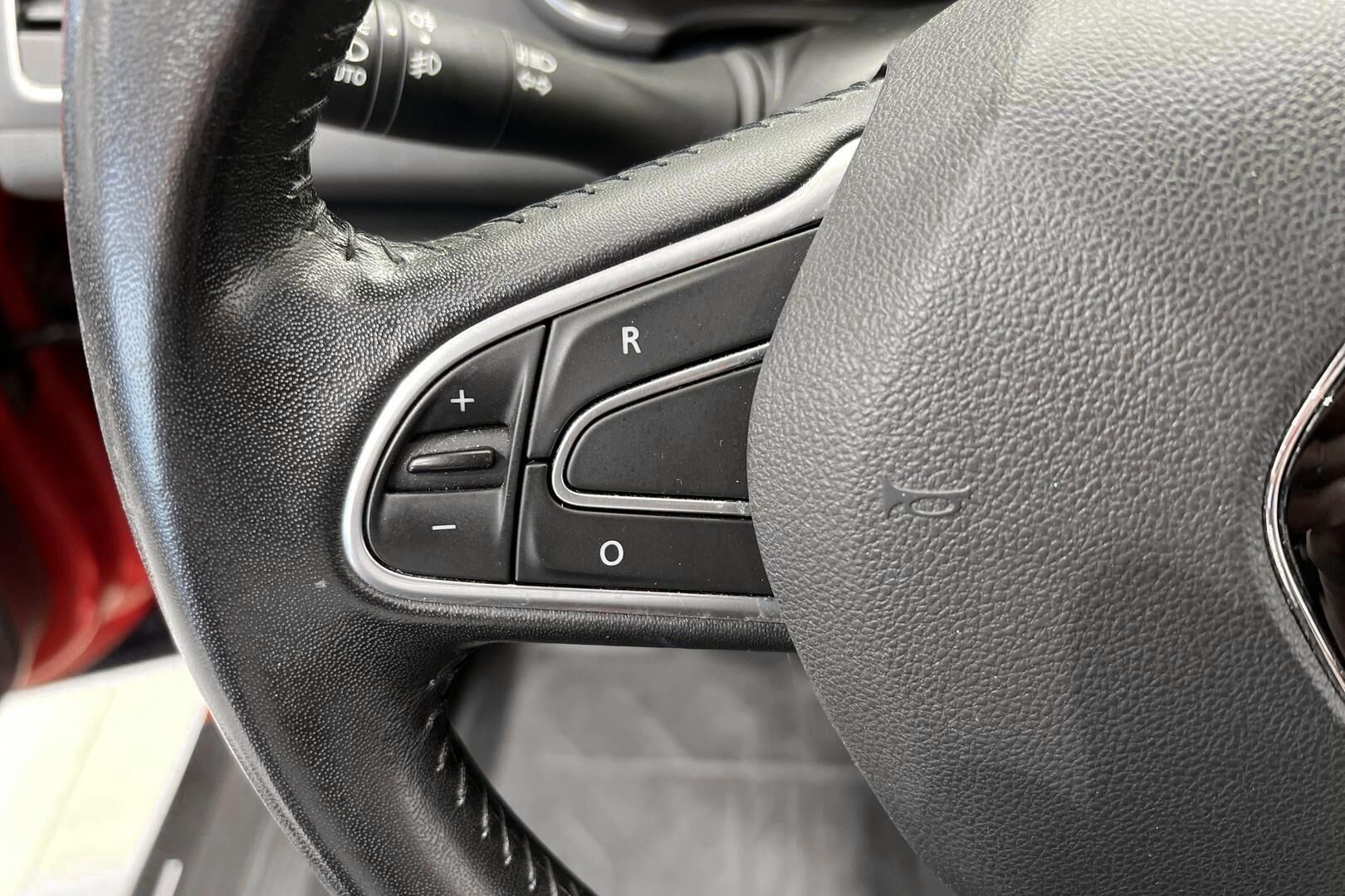 Renault Megane iso kuva 16