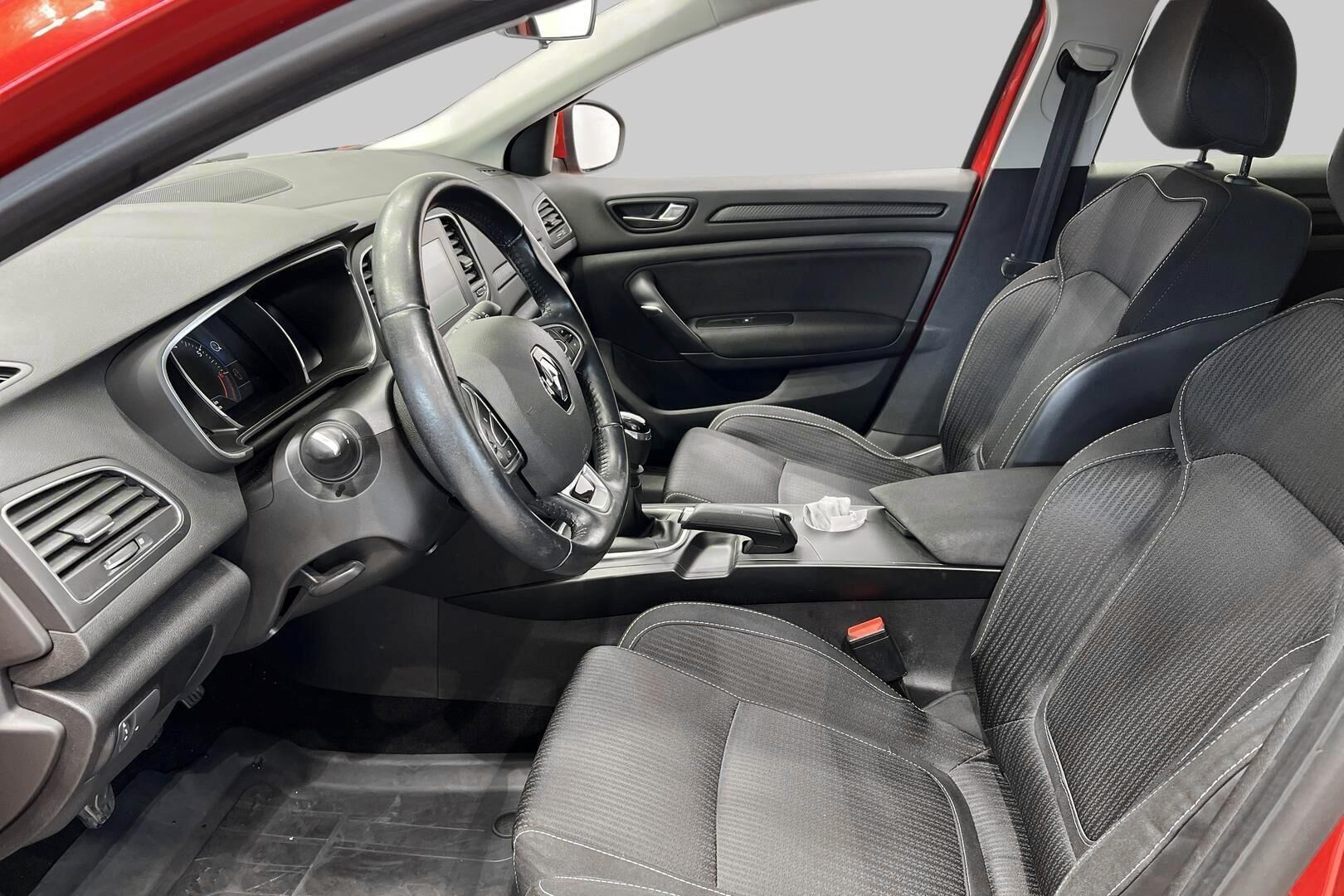 Renault Megane iso kuva 9