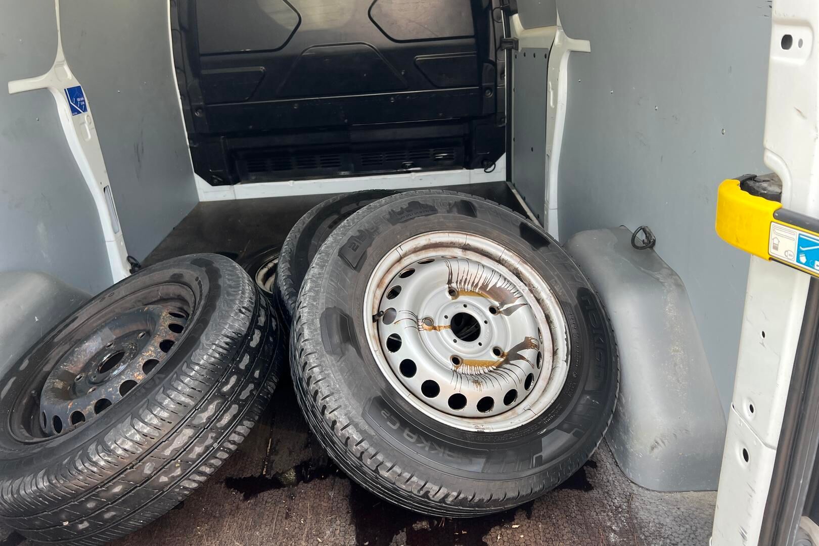 Ford Transit Custom iso kuva 12