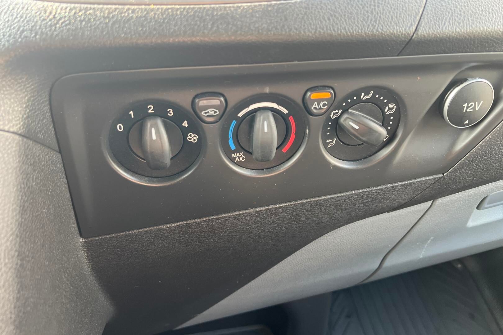 Ford Transit Custom iso kuva 17