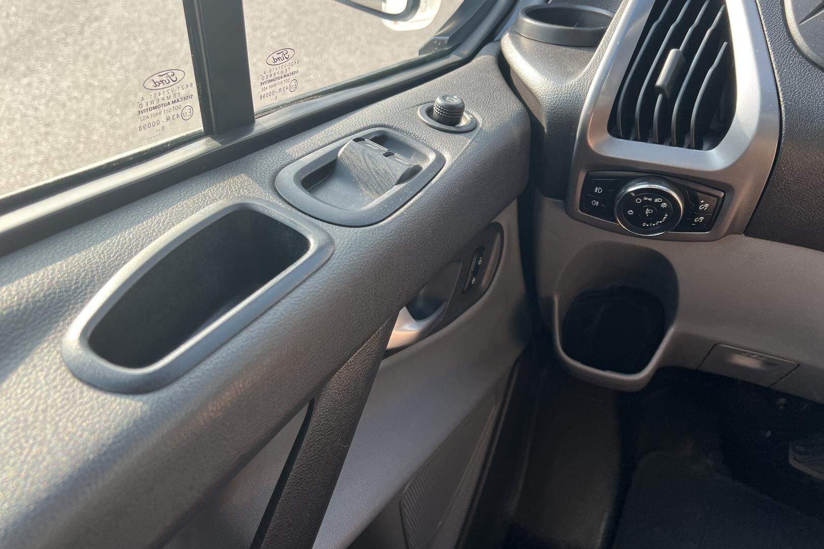 Ford Transit Custom iso kuva 21