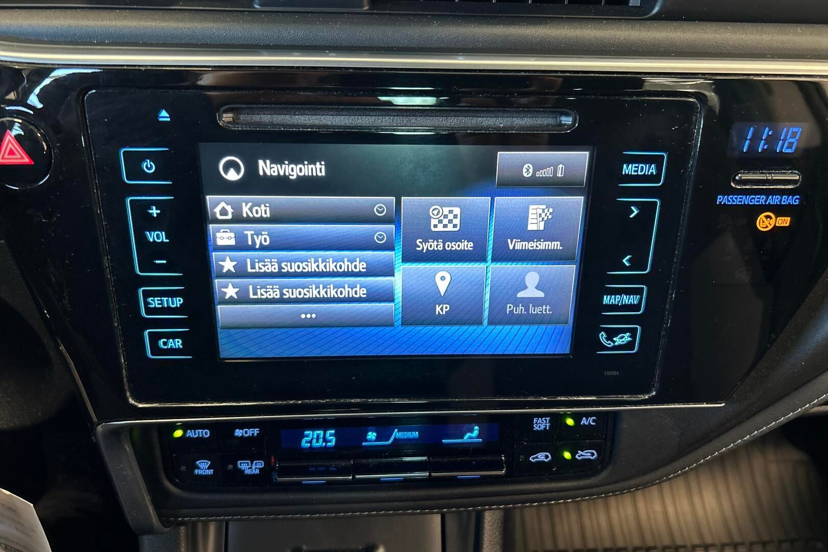 Toyota Auris iso kuva 15