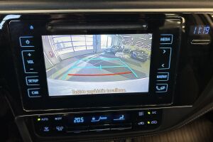 Toyota Auris esikatselu 17