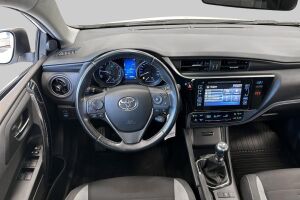 Toyota Auris esikatselu 25