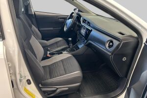 Toyota Auris esikatselu 26