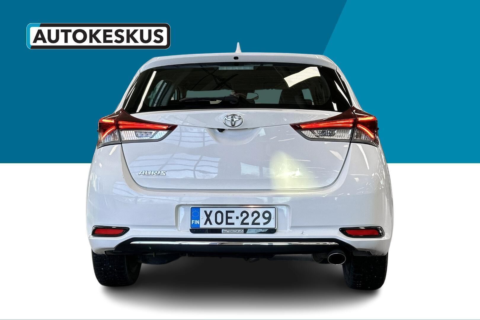 Toyota Auris iso kuva 5