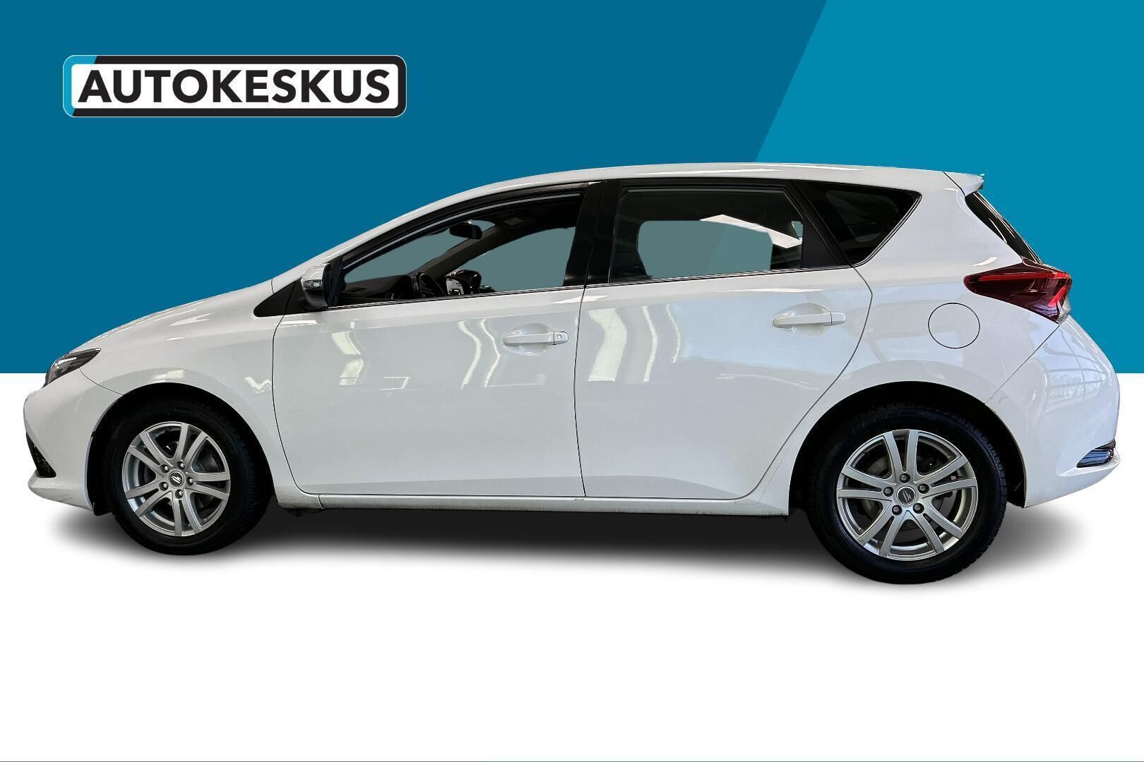 Toyota Auris iso kuva 7