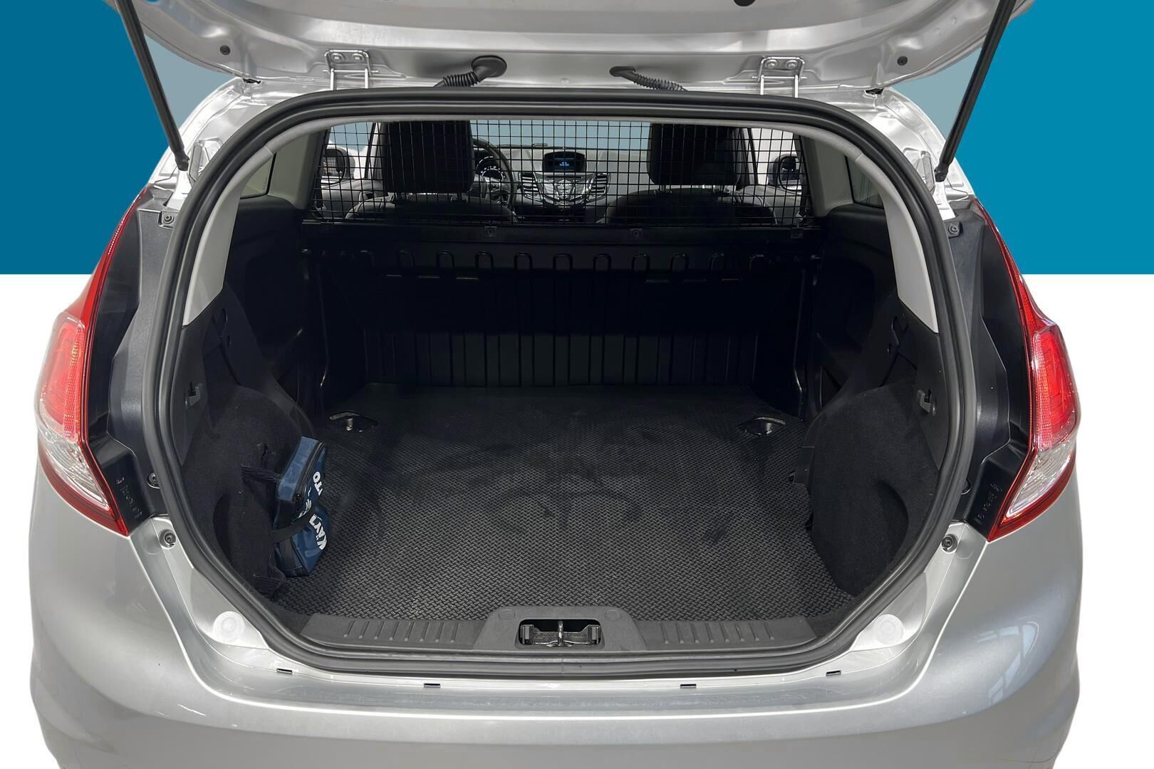 Ford Fiesta Van iso kuva 12