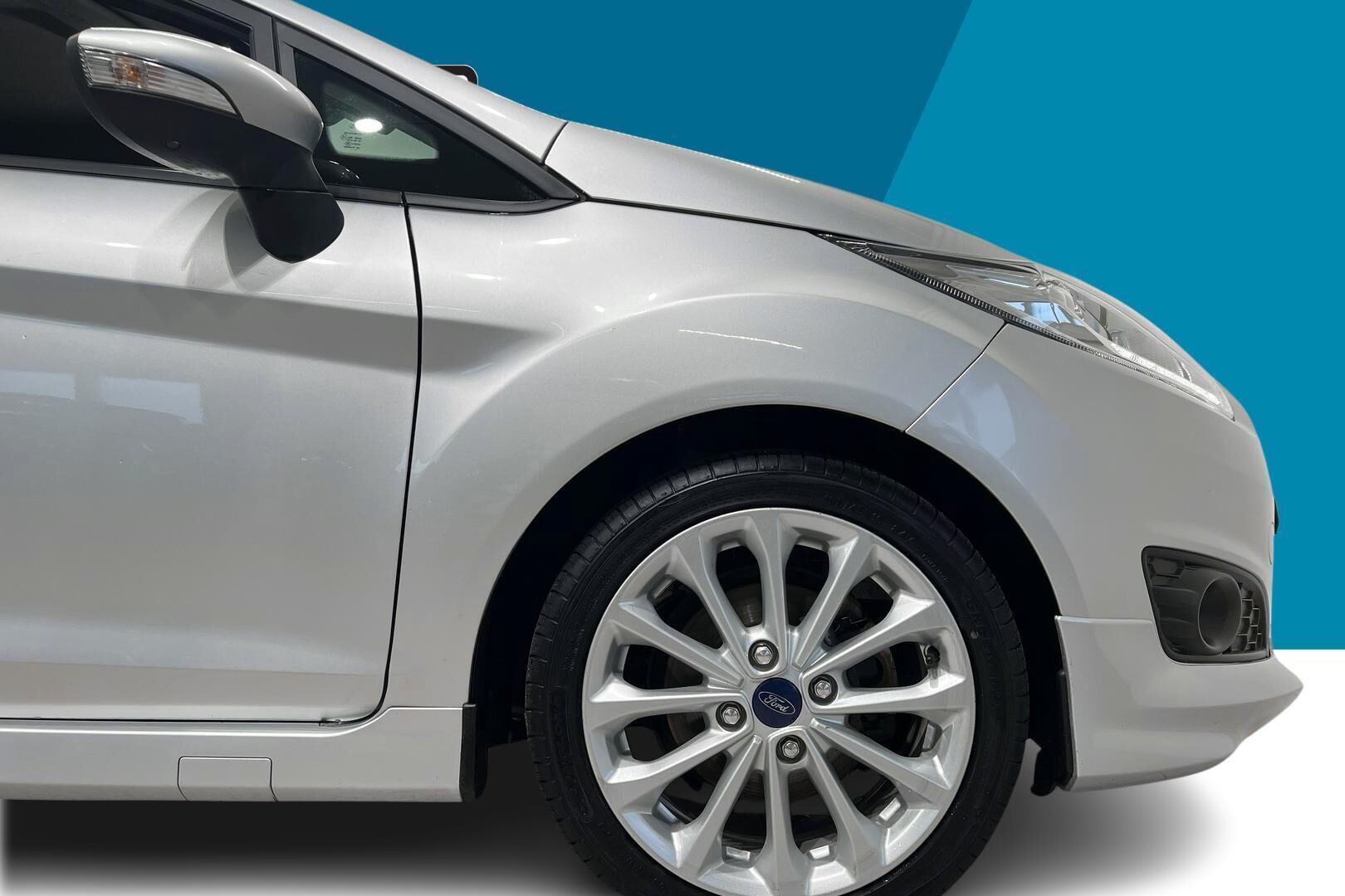 Ford Fiesta Van iso kuva 13